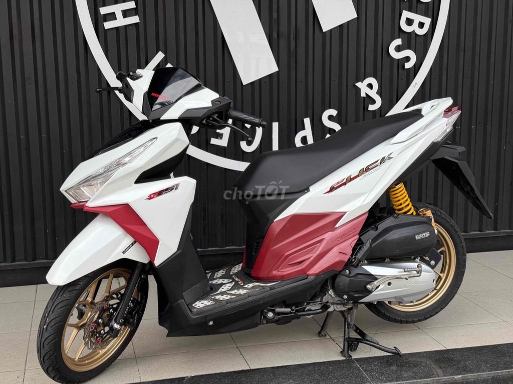 Honda Click 125 Trắng đỏ - Smartkey nhập Thái bs43. Mua bán Xe máy tại Quận Hải Châu Đà Nẵng được đăng bởi Lê vy  hình 1