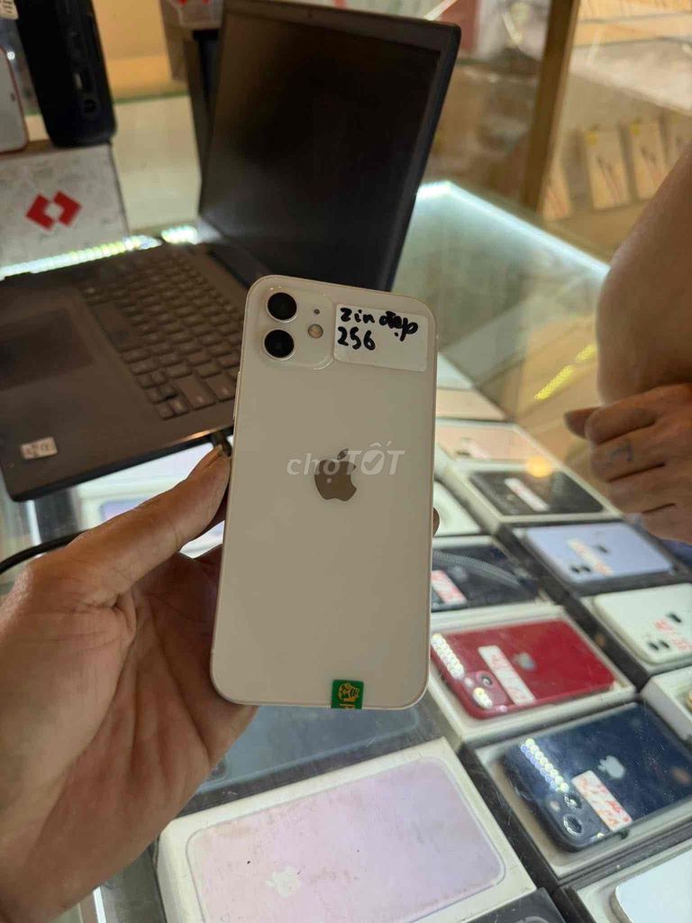 Apple iPhone 12 256GB Trắng Đã sử dụng. Mua bán Điện thoại tại Quận Hoàng Mai Hà Nội được đăng bởi thanh lê hình 1