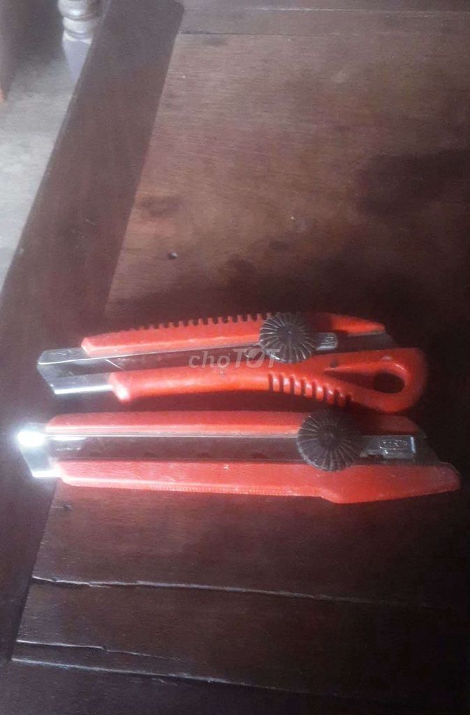 Dao rọc giấy Đỏ. Mua bán Đồ dùng văn phòng tại Thành phố Buôn Ma Thuột Đắk Lắk được đăng bởi phạm danh hình 1