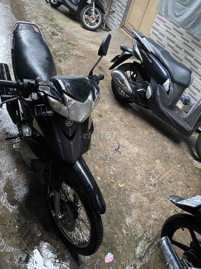 Yamaha Sirius Черный полуавтомат