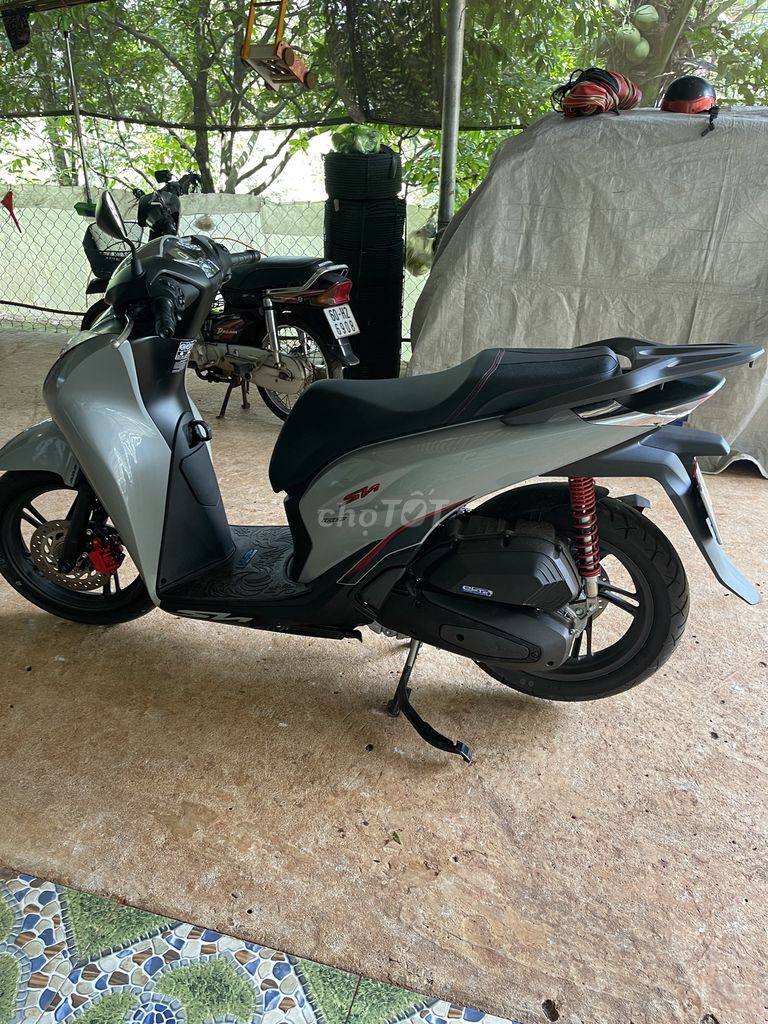 Honda sh160i đăng kí 8/2025 xe nhứ mới. Mua bán Xe máy tại Thành phố Long Khánh Đồng Nai được đăng bởi Quang hình 2