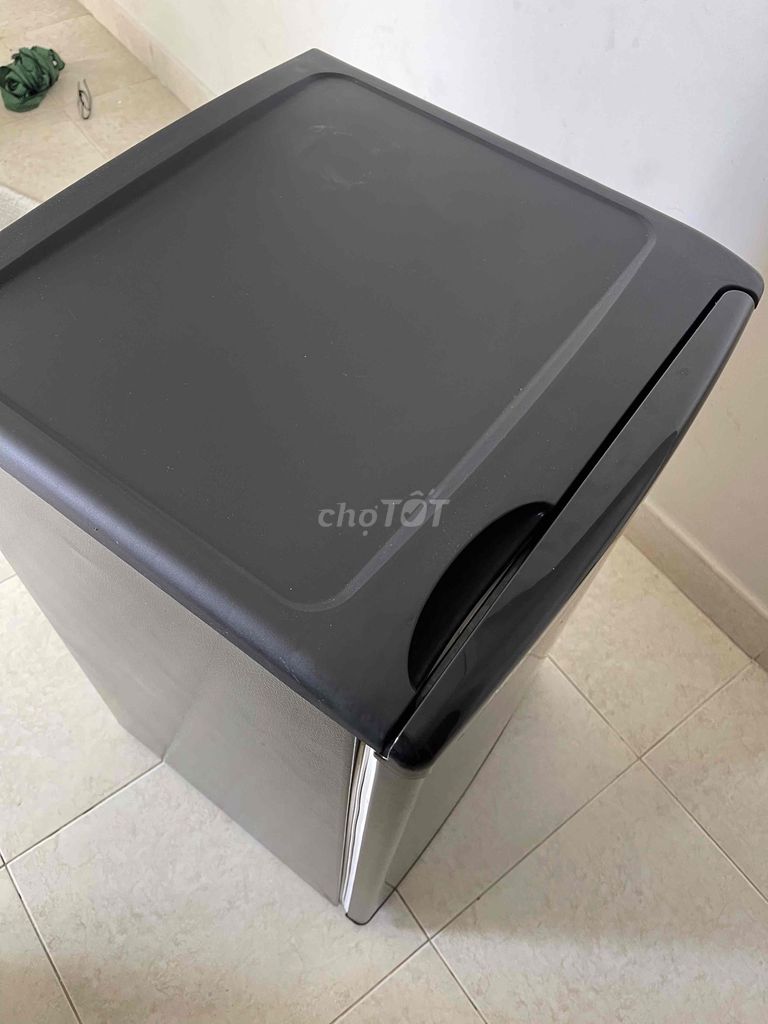 Tủ lạnh mini Aqua 93 lít Đen còn rất mới. Mua bán Tủ lạnh tại Huyện Nhà Bè Tp Hồ Chí Minh được đăng bởi Nguyễn xuân thành hình 1