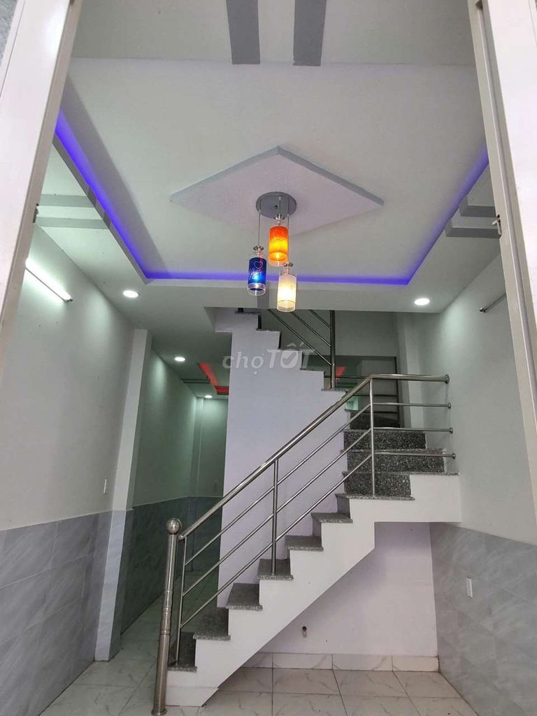 Nhà 2 tang gan chơ Hung Long gia chi 630 trieu. Mua bán nhà ở tại Huyện Bình Chánh Tp Hồ Chí Minh được đăng bởi Nguyễn quốc trung hình 4