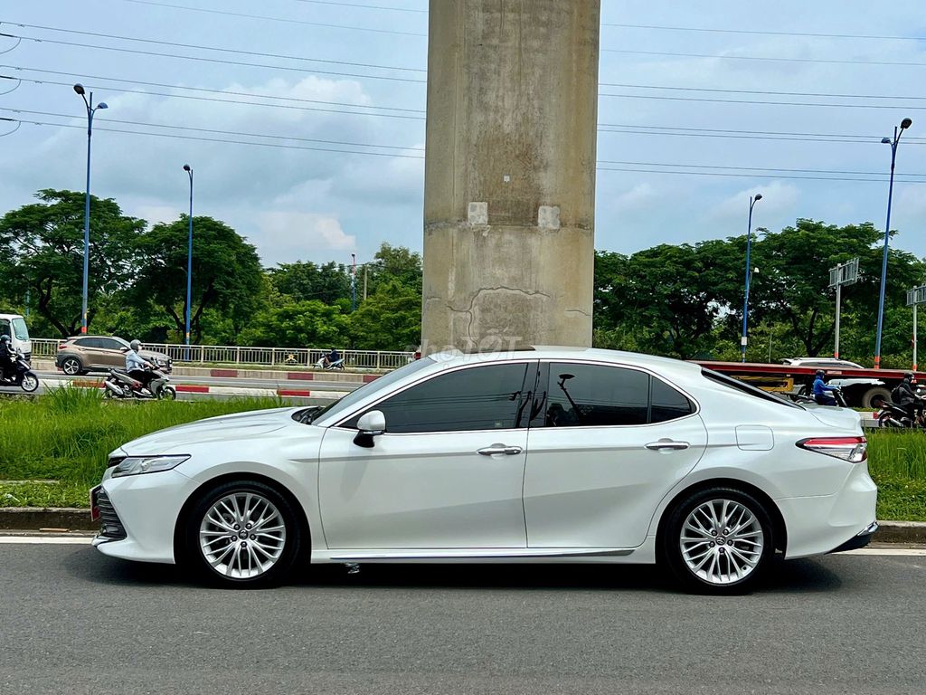 Camry 2019 2.5Q - 99891Km- XE ĐẸP - GIÁ CÒN GIẢM. Mua bán Ô tô tại Thành phố Thủ Đức Tp Hồ Chí Minh được đăng bởi Lê Phạm Như Ngọc hình 3