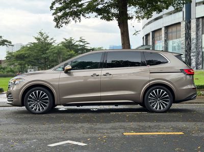 Volkswagen Viloran 2024 Luxury - 13000 km. Mua bán Ô tô tại Quận 4 Tp Hồ Chí Minh được đăng bởi Hạnh Bất Động Sản