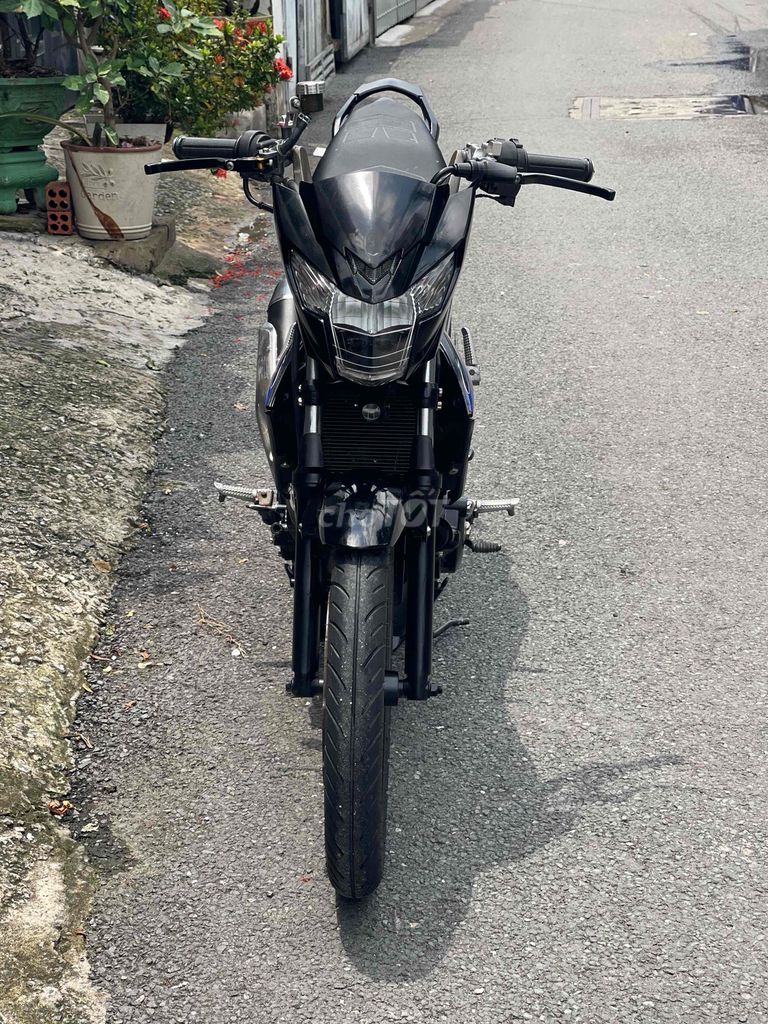 Suzuki Raider F150 Fi черный, в отличном состоянии