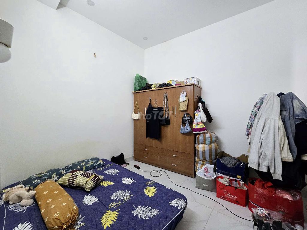 Bán nhà 2 tầng kiệt oto cách bến xe Đà Nẵng 2km
70m2.
Giá 3ty350. Mua bán nhà ở tại Quận Cẩm Lệ Đà Nẵng được đăng bởi Huỳnh Nga hình 5