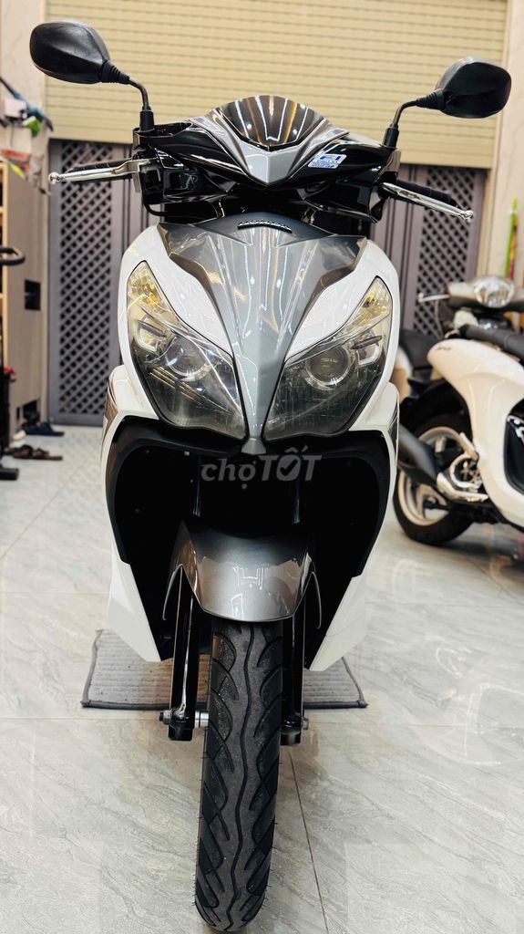 Honda AirBlade 125cc Trắng xám - BSTP. Mua bán Xe máy tại Quận Tân Phú Tp Hồ Chí Minh được đăng bởi Phan Văn Thức  hình 11