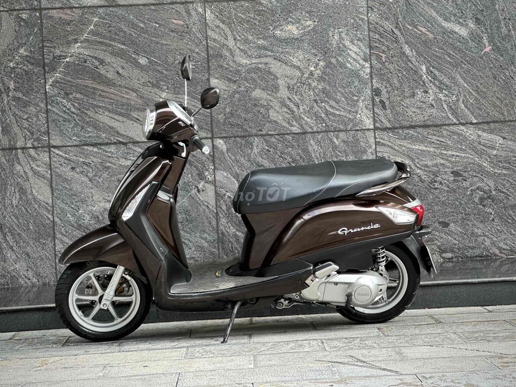 Grande Đẹp chăm sóc xe rất tốt ạ nguyên bản êm ái. Mua bán Xe máy tại Quận Ba Đình Hà Nội được đăng bởi Xe Máy Nam Thi hình 3