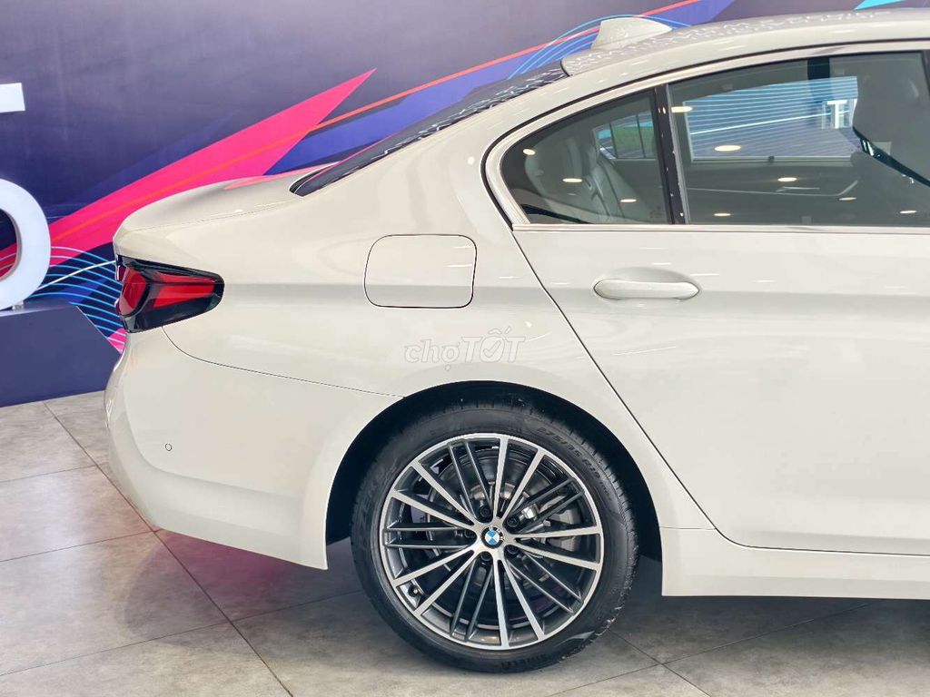 BMW 520i G30 LCI Lăn bánh thấp hơn giá niêm yết. Mua bán Ô tô tại Quận Bình Tân Tp Hồ Chí Minh được đăng bởi Trung Nguyễn BMW HCM hình 14