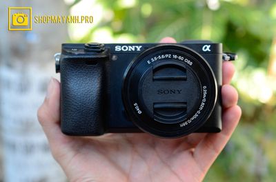 Sony a6300 + kit 16-50mm - Chưa tới 10k shots.