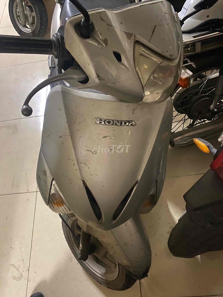 Honda Lead 110cc Bạc zin chất đủ gt 3,9tr