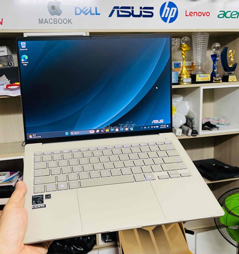 Asus Zenbook A14 OLED Snapdragon X Plus 16GB ,OLED. Mua bán Laptop tại Quận Phú Nhuận Tp Hồ Chí Minh được đăng bởi LAPTOP VINA hình 1