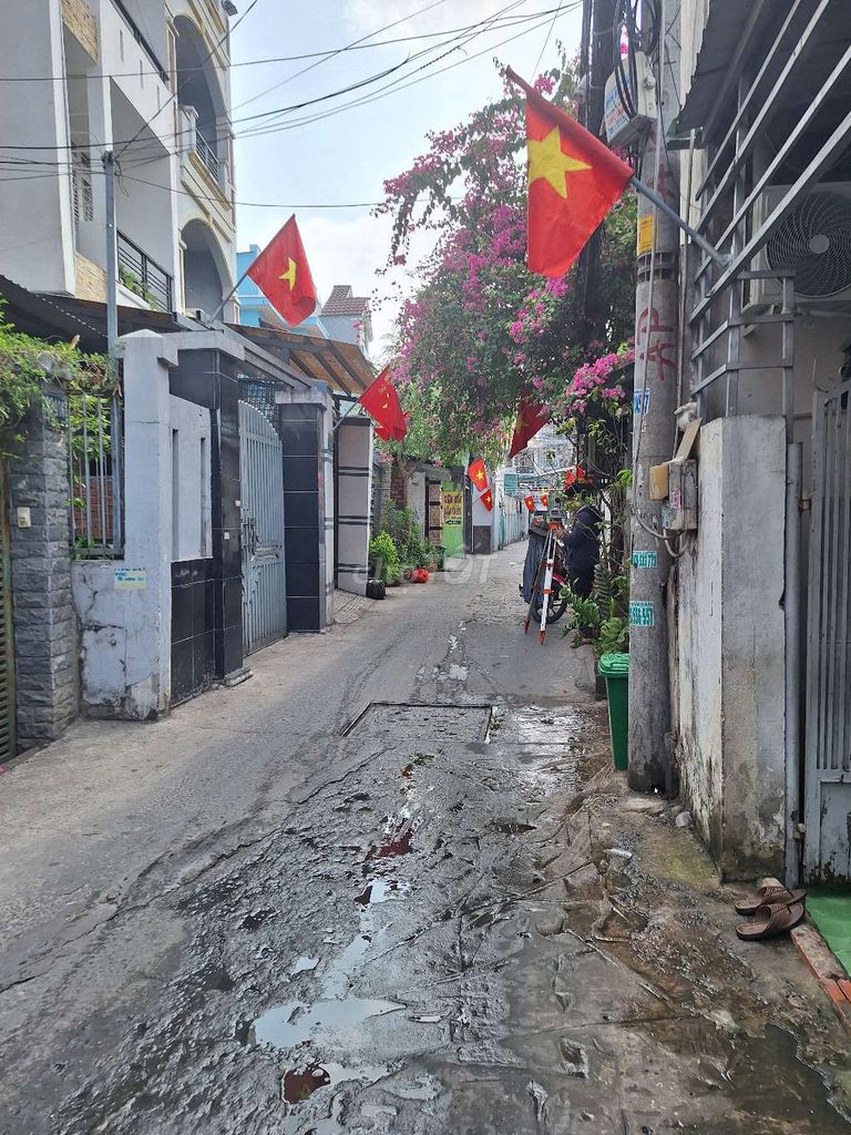 bán nhà đường Huỳnh Tấn Phát, tân phú, quận 7