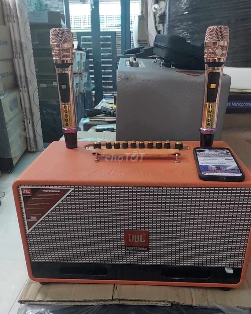 Loa karaoke JBL di động màu Cam. Mua bán Tivi, Âm thanh tại Quận 8 Tp Hồ Chí Minh được đăng bởi Thanh Hải hình 1