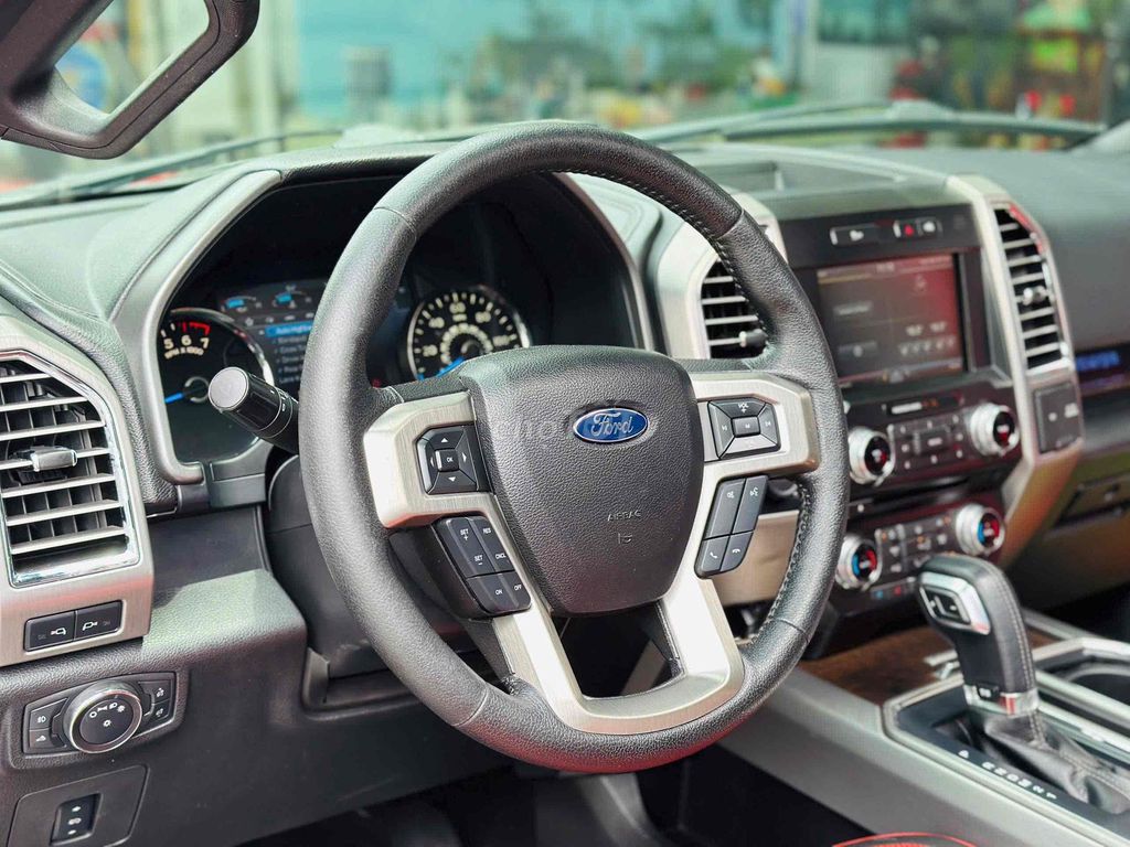 Ford F 150 Platinum Model 2015 Ko niên hạn. Mua bán Ô tô tại Quận 8 Tp Hồ Chí Minh được đăng bởi Hồng Phúc hình 5