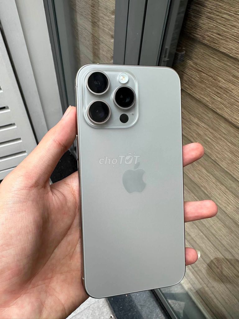 Apple iPhone 15 Pro Max 512GB Titan Like New. Mua bán Điện thoại tại Quận Ngũ Hành Sơn Đà Nẵng được đăng bởi Trieu Le hình 1