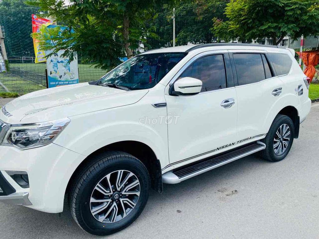 Nissan Terra 2020 2.5L 4x2 tự động  7 chỗ