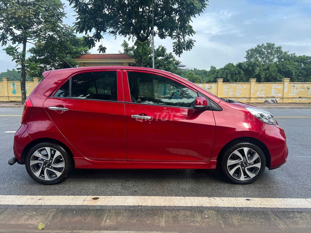 Kia Morning Si 2017 màu đỏ. Mua bán Ô tô tại Quận Long Biên Hà Nội được đăng bởi Long Biên Cars hình 9