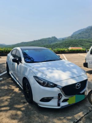 Mazda3 2018 Màu trắng