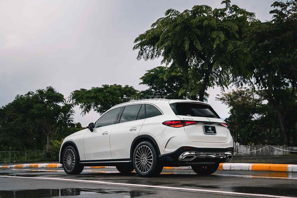 Mercedes Benz GLC 300 Allnew 2023. Mua bán Ô tô tại Quận 7 Tp Hồ Chí Minh được đăng bởi Trương Thiên Phú hình 5