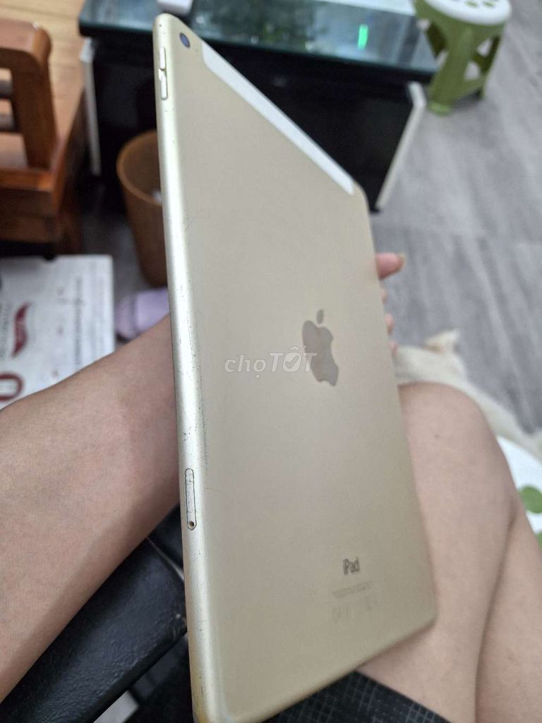 Apple iPad Air 2 16GB Vàng. Mua bán Máy tính bảng tại Quận Hoàng Mai Hà Nội được đăng bởi Ben hình 1