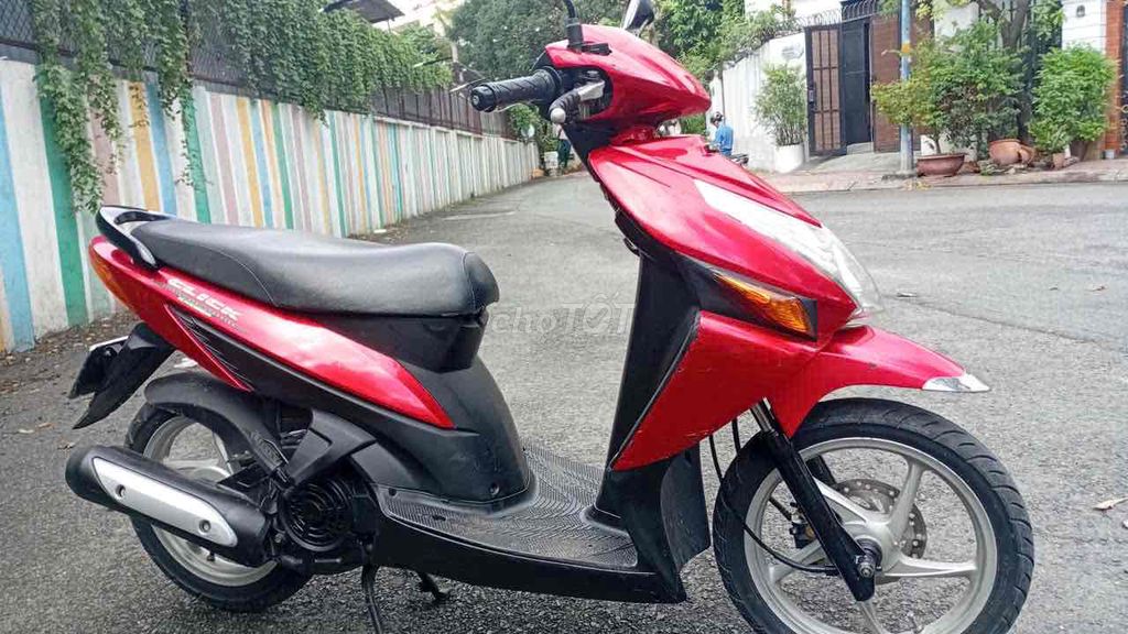В Honda Click 2008 все еще тихо.