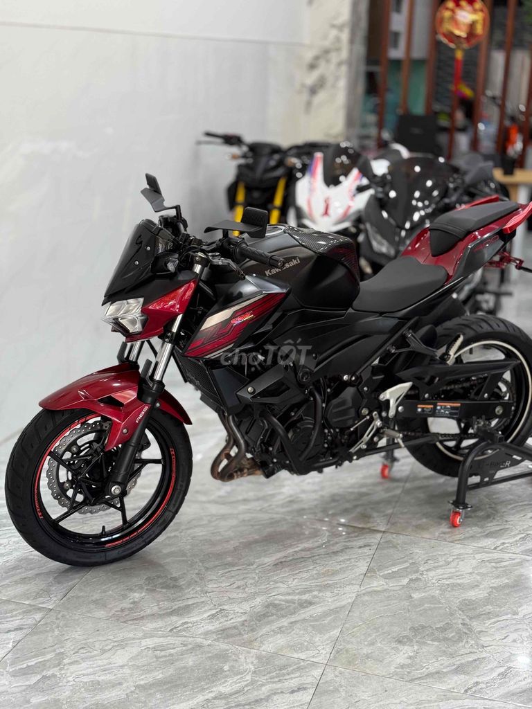 Kawasaki Z400 ABS 10.000 km như mới
