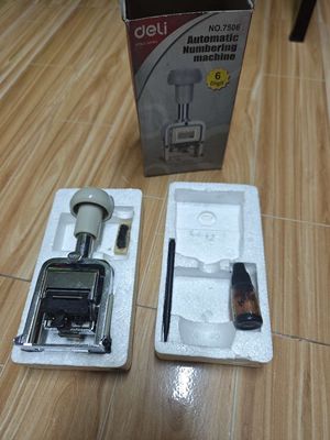 Máy dập số tự động 6 chữ số. Mua bán Đồ dùng văn phòng tại Huyện Văn Giang Hưng Yên được đăng bởi mai ngọc huỳnh