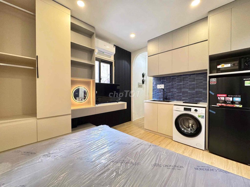 STUDIO CỬA SỔ TRỜI FULL NỘI THẤT - MÁY GIẶT RIÊNG NGAY TRUNG TÂM Q3