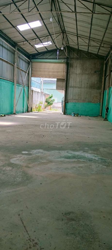 Cho thuê 350m2 có nhà trệt lầu 4 p ngủ và nhà kho Cao ráo đường cont
