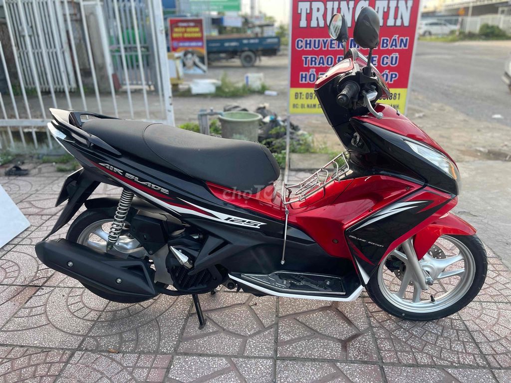 Honda Air Blade 2013 125 Đỏ đen. Mua bán Xe máy tại Quận Cái Răng Cần Thơ được đăng bởi CẦM ĐỒ TRUNG TÍN  hình 7