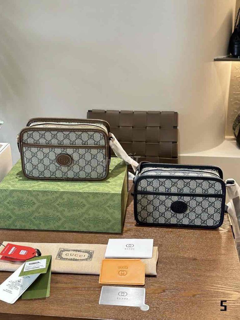 Túi Nam GC Đeo Chéo. Mua bán Túi xách tại Quận Bình Tân Tp Hồ Chí Minh được đăng bởi Phương Luxury hình 3