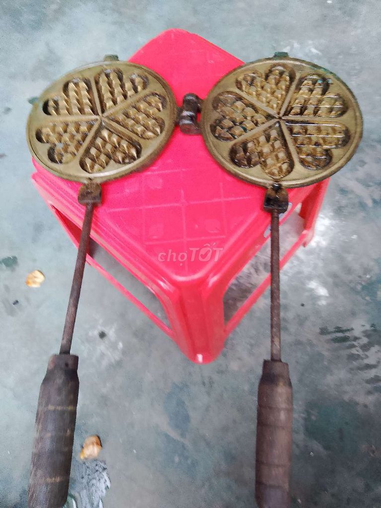 Khuôn làm bánh bằng đồng nặng 2kg. Mua bán Dụng cụ nhà bếp tại Quận 6 Tp Hồ Chí Minh được đăng bởi Ngọc Lực hình 1