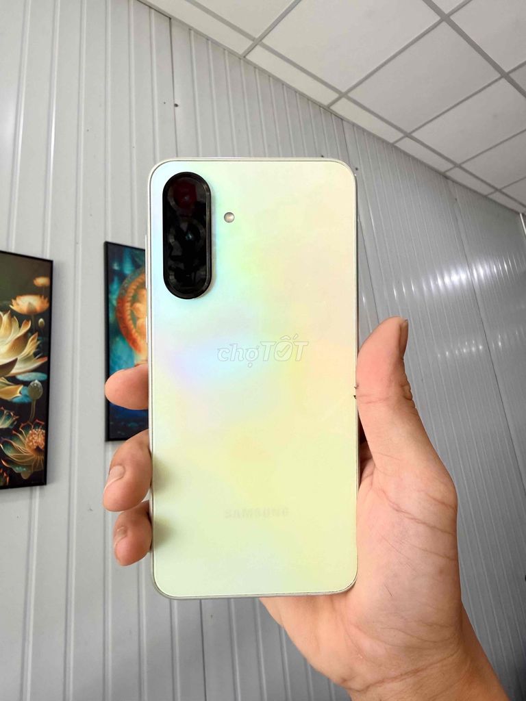 Samsung Galaxy A36 5G 128GB Trắng. Mua bán Điện thoại tại Thành phố Vị Thanh Hậu Giang được đăng bởi Huy Huỳnh Quang hình 1