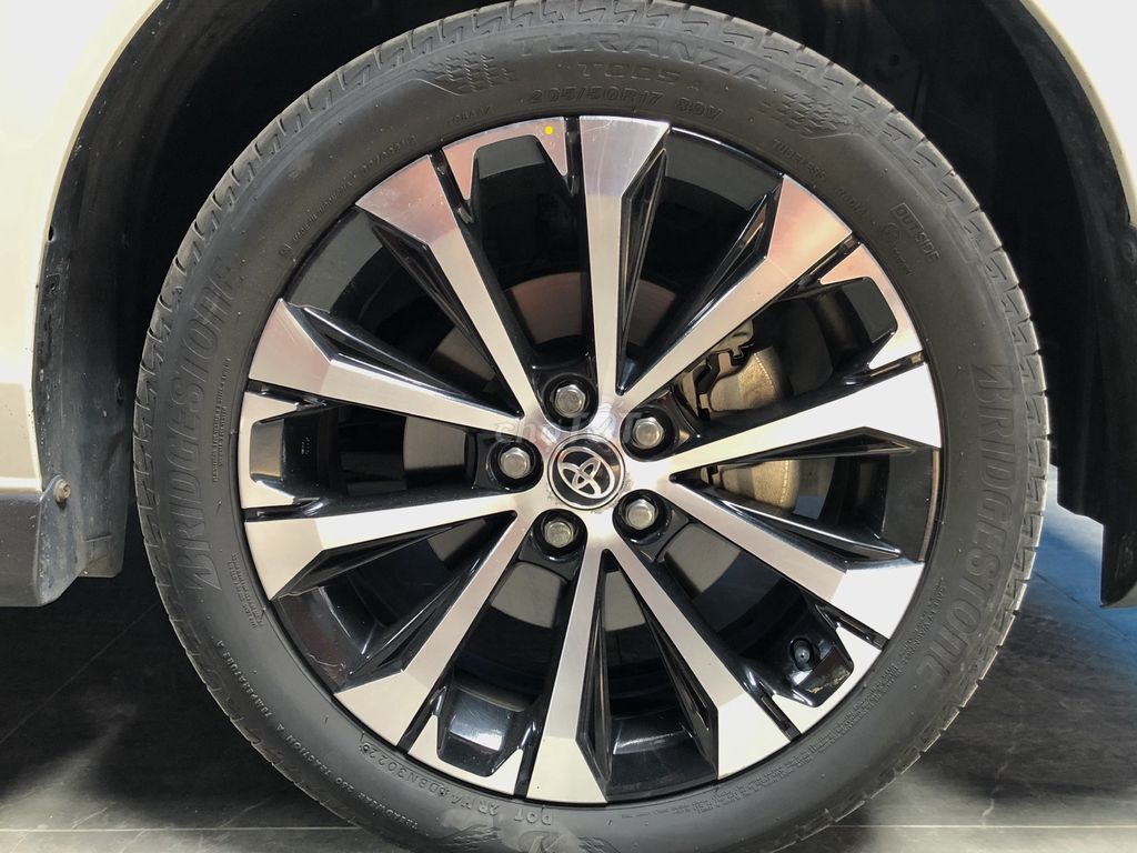 Toyota Veloz Cross 2022 CVT Top - 60000 km. Mua bán Ô tô tại Huyện Hóc Môn Tp Hồ Chí Minh được đăng bởi Kavin tran hình 4