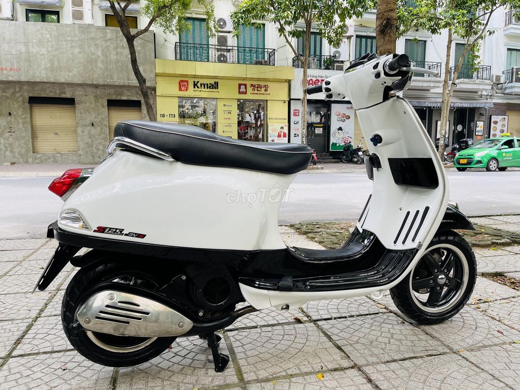 VESPA 125S TRẮNG ĐEN BIỂN 29 XE ĐẸP CHÍNH CHỦ. Mua bán Xe máy tại Quận Cầu Giấy Hà Nội được đăng bởi Lộc Phát hình 4