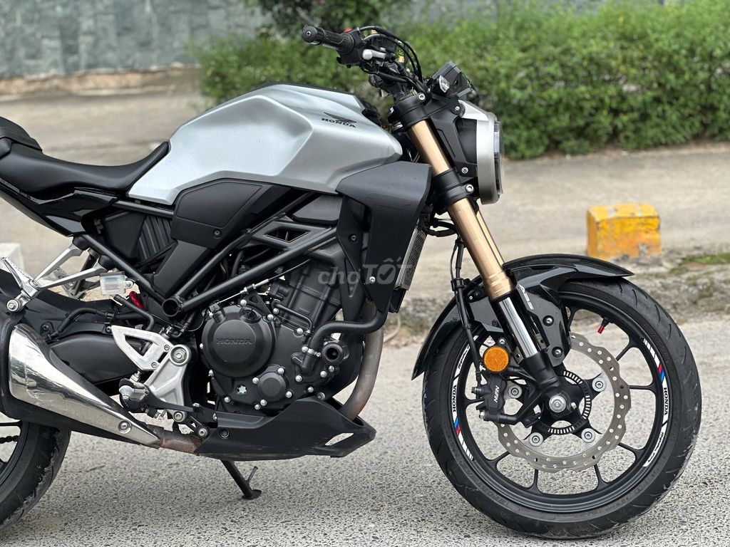 Honda CB300 2022 biển 29 có trả góp trao đổi ✅. Mua bán Xe máy tại Quận Hoàng Mai Hà Nội được đăng bởi Phú Lý hình 5