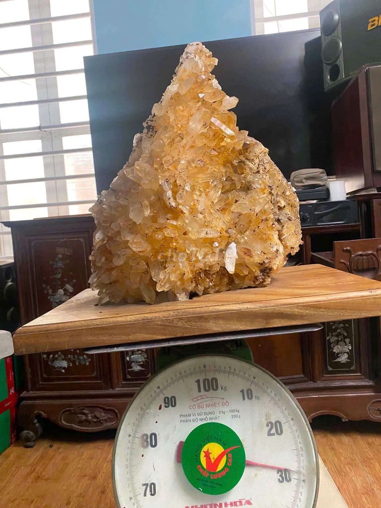 Đá phong thủy Thạch anh Vàng