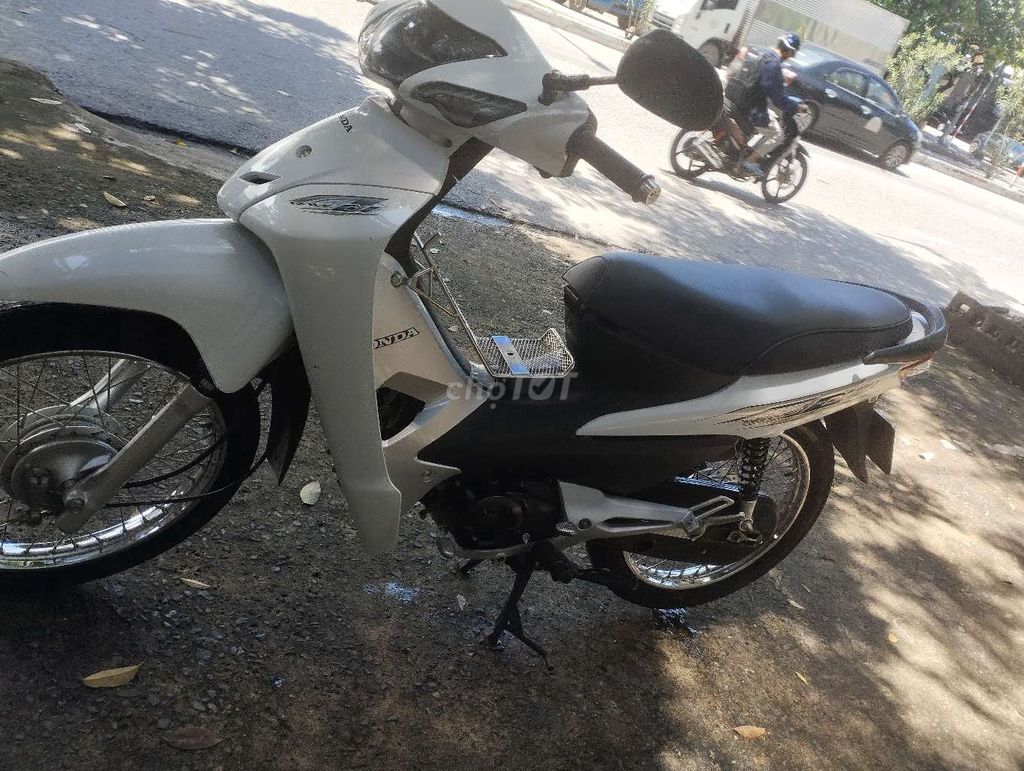 Honda Wave 50cc белый полуавтомат