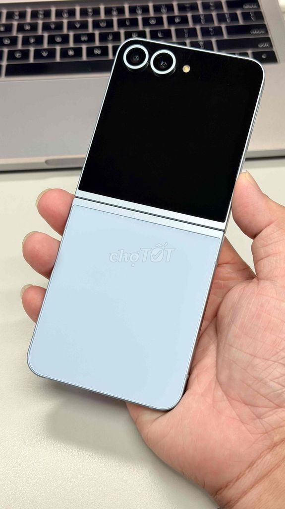 Samsung Galaxy Z Flip6 12GB/256GB Xám. Mua bán Điện thoại tại Thành phố Thủ Đức Tp Hồ Chí Minh được đăng bởi HM MOBILE hình 1