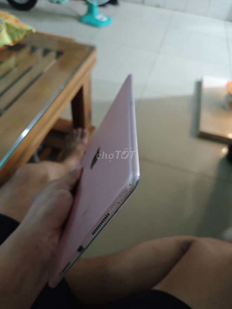 Apple iPad Pro 9.7 inch 32GB Hồng. Mua bán Máy tính bảng tại Quận Bình Tân Tp Hồ Chí Minh được đăng bởi Việt Hoàng hình 1