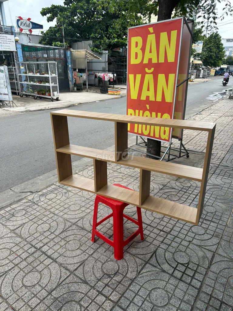 Kệ sách gỗ treo tường 1m2 Vàng gỗ. Mua bán Tủ, kệ gia đình tại Quận Tân Bình Tp Hồ Chí Minh được đăng bởi TỦ KỆ TRƯNG BÀY hình 1