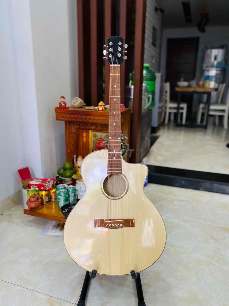 Thanh lý mới acoustic có EQ cắm ra loa chỉ 1250k