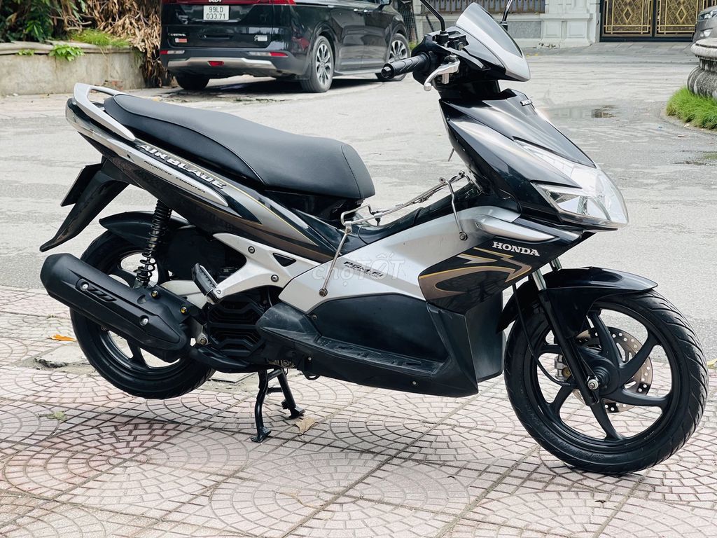 Honda Air Blade черный, серебристый 110fi, ханойские номера