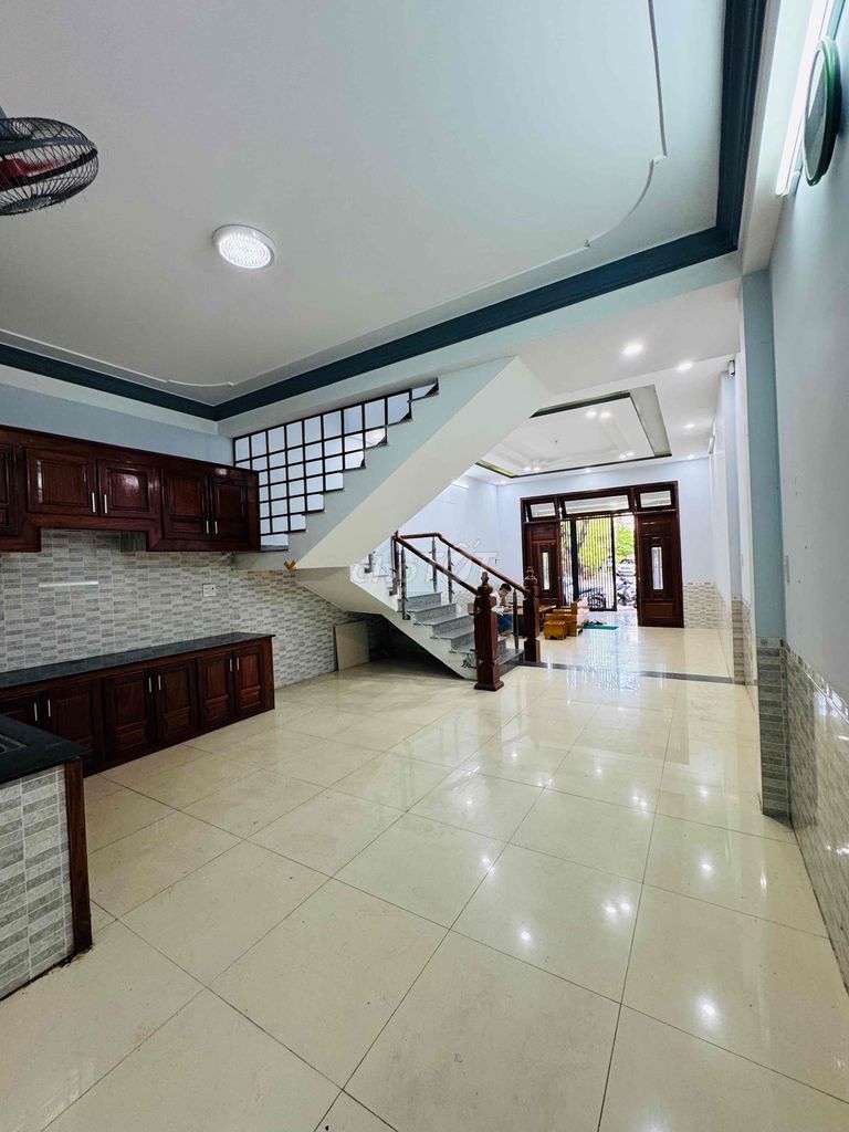 Аренда · 3 комн. · 90 м² · Quận Hải Châu, ул. Đường Phan Đăng Lưu