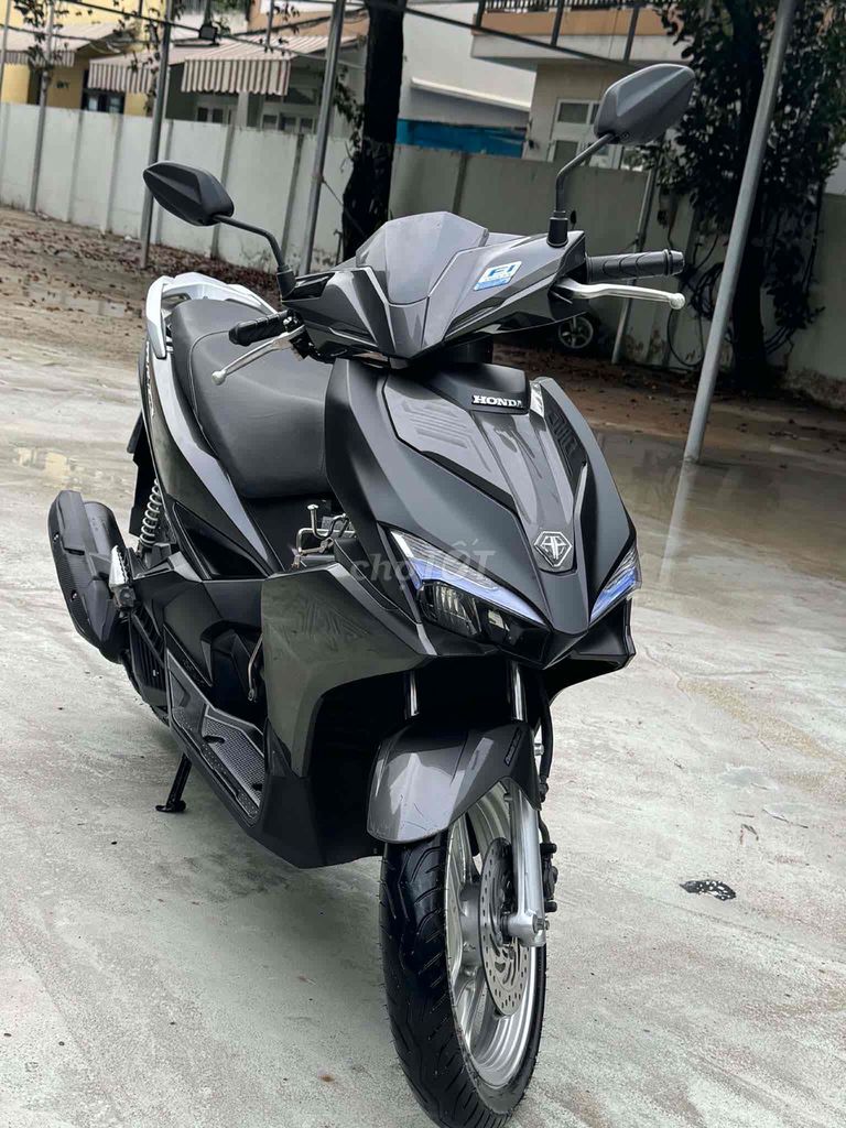 Honda Air Blade 2019 серо-серебристый