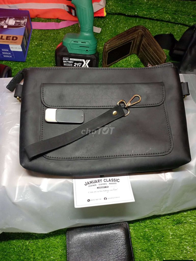 Túi Clutch Nam Da Bò Sáp Đen. Mua bán Túi xách tại Thành phố Long Xuyên An Giang được đăng bởi Đoàn Lê hình 1