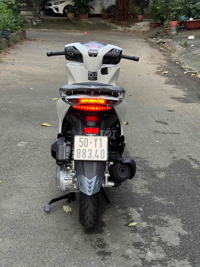 Honda SH 125i Trắng 500km như xe new. Mua bán Xe máy tại Quận Gò Vấp Tp Hồ Chí Minh được đăng bởi CHXM 86 chuyên bán xe trả góp hình 6
