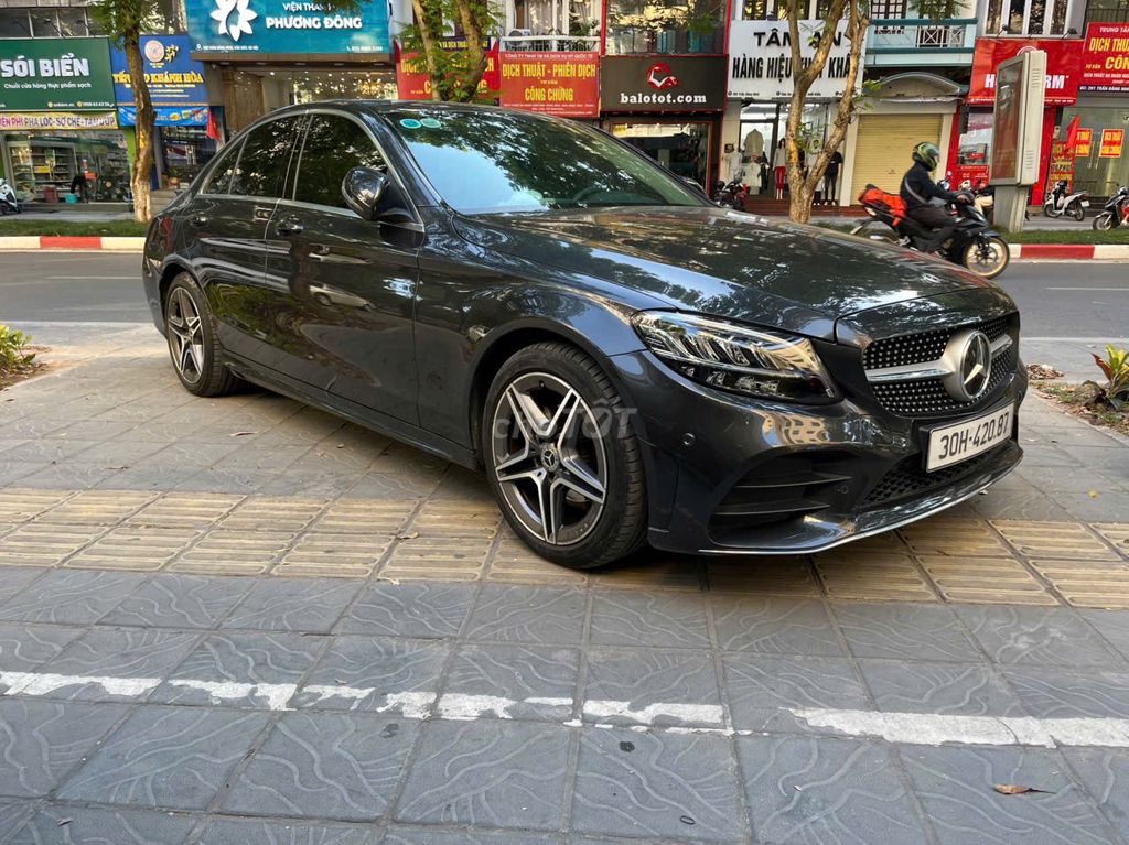 Mercedes-Benz C180 2020 Đen ghi 44000 km. Mua bán Ô tô tại Quận Cầu Giấy Hà Nội được đăng bởi Nguyễn Đức Thắng hình 1